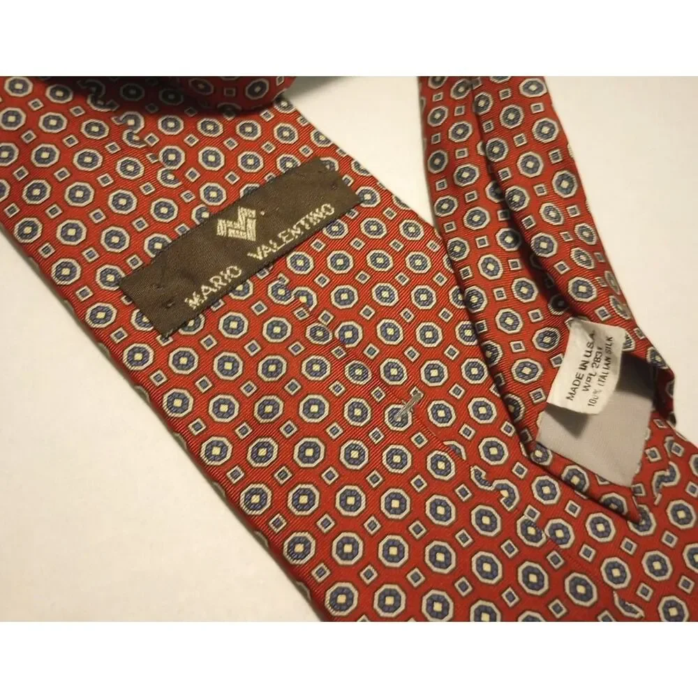 Mario Valentino 100% Silk Made in the USA Men's Neck Tie 57 inches long